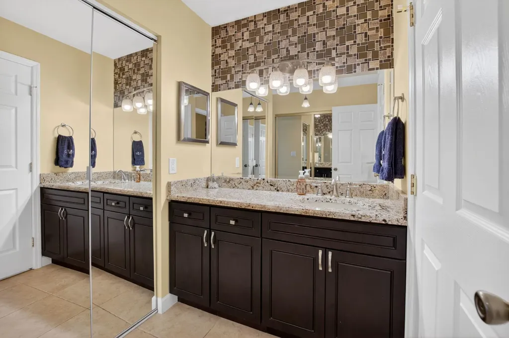 43 Mayfair Lane Boynton Beach FL 33426