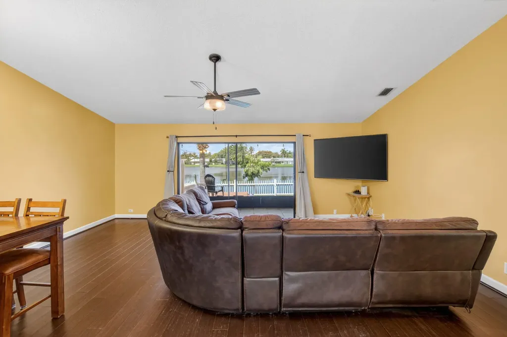 43 Mayfair Lane Boynton Beach FL 33426
