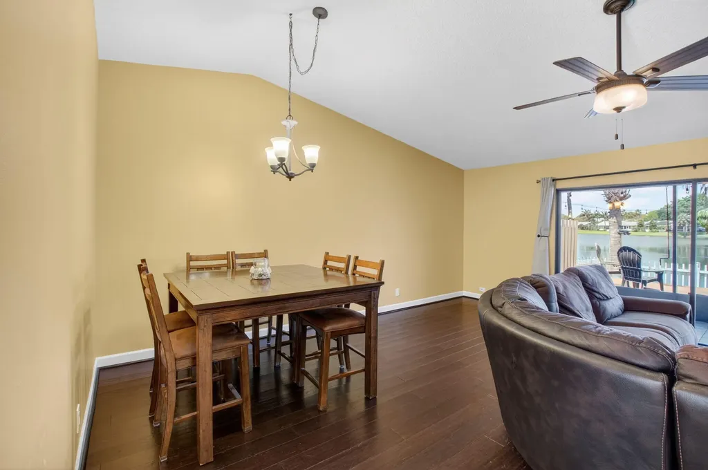 43 Mayfair Lane Boynton Beach FL 33426