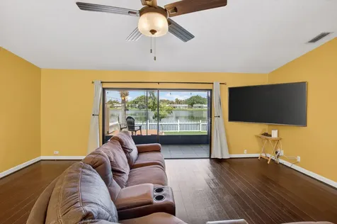 43 Mayfair Lane Boynton Beach FL 33426