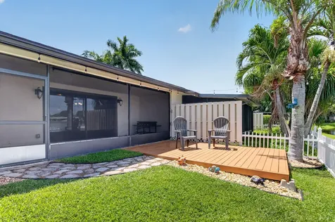43 Mayfair Lane Boynton Beach FL 33426