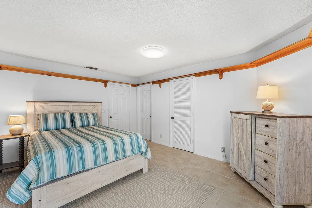 99 Seabreeze Avenue Delray Beach FL 33483