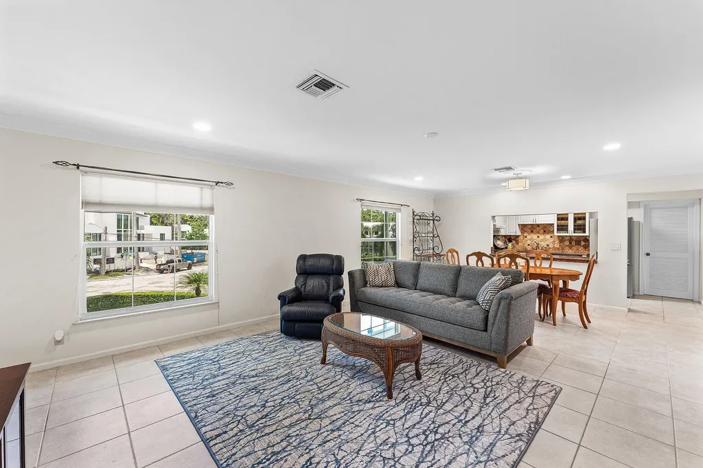 99 Seabreeze Avenue Delray Beach FL 33483