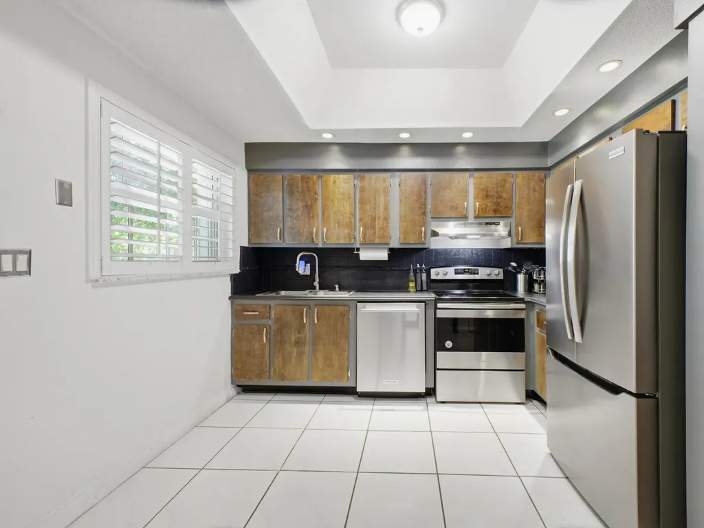 2200 Monroe Street Hollywood FL 33020