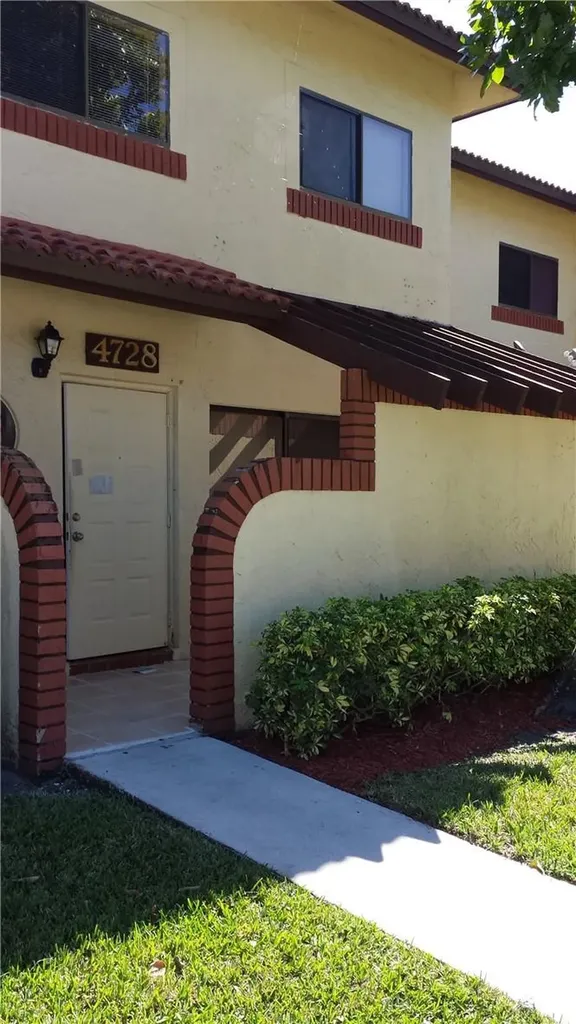 4728 NW 90th Avenue Sunrise FL 33351