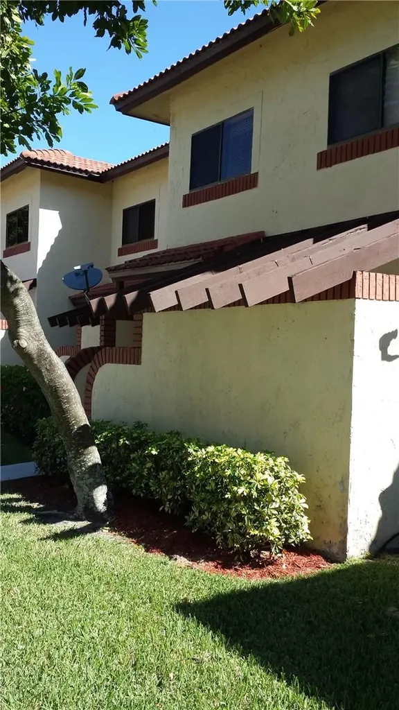 4728 NW 90th Avenue Sunrise FL 33351