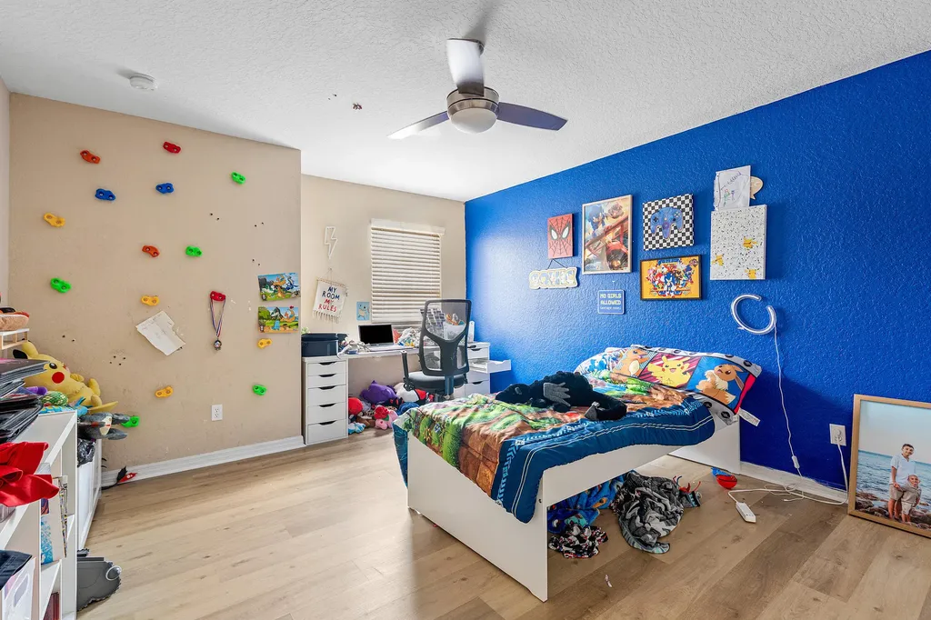 5827 Gypsum Place West Palm Beach FL 33413