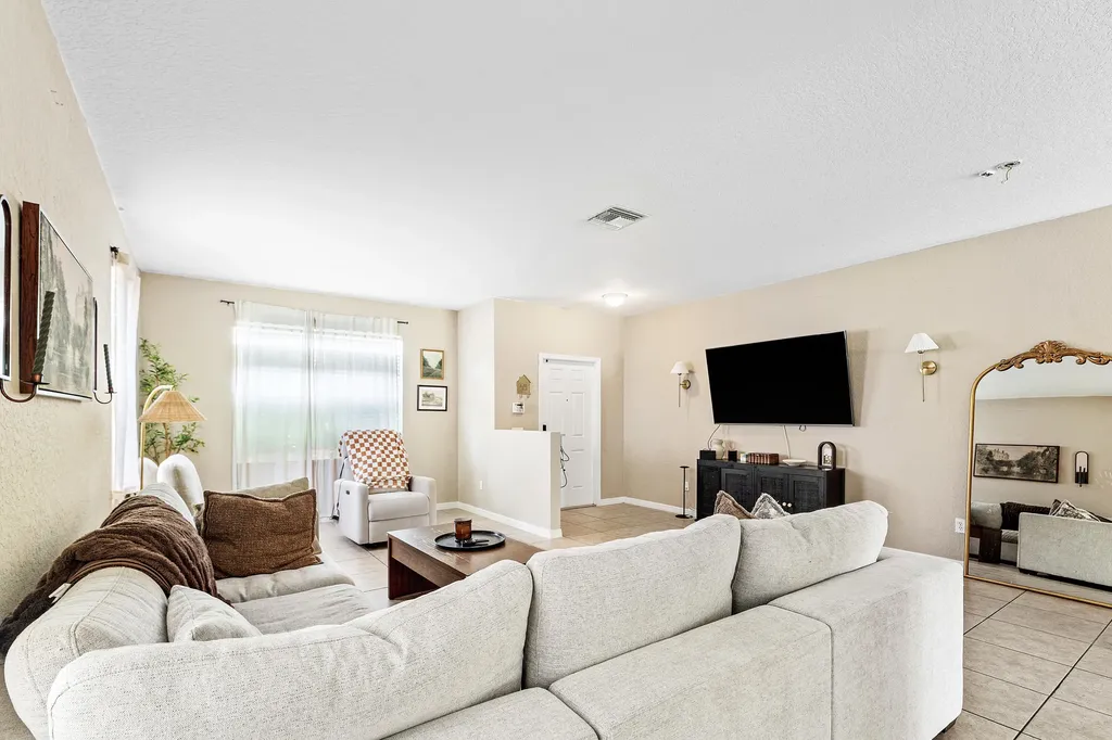 5827 Gypsum Place West Palm Beach FL 33413