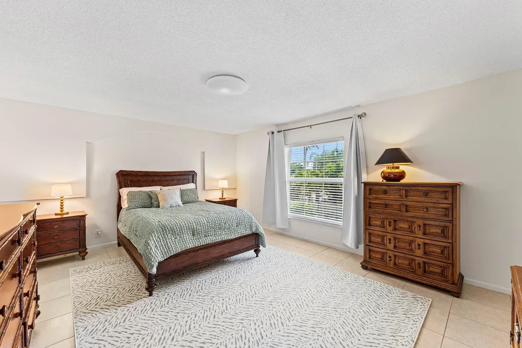 99 Seabreeze Avenue Delray Beach FL 33483