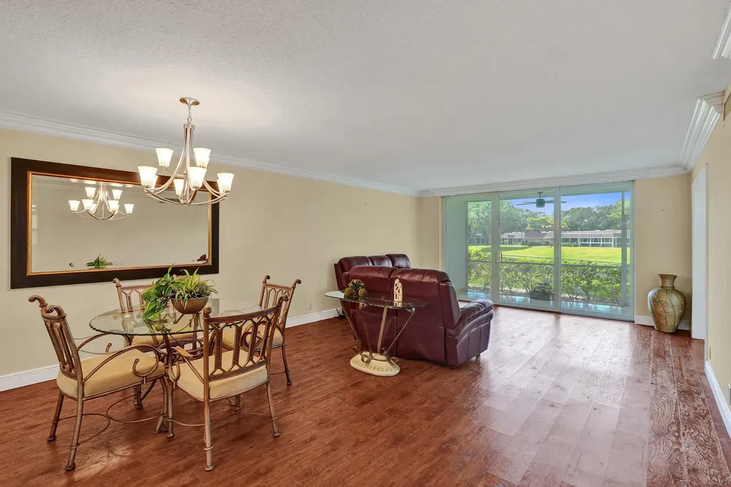 3621 Oaks Clubhouse Drive Pompano Beach FL 33069