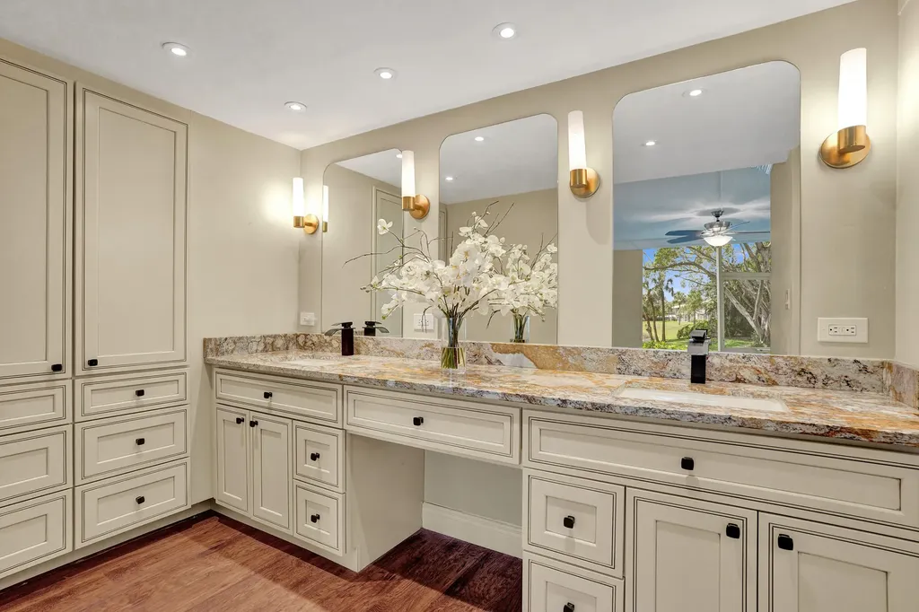3621 Oaks Clubhouse Drive Pompano Beach FL 33069