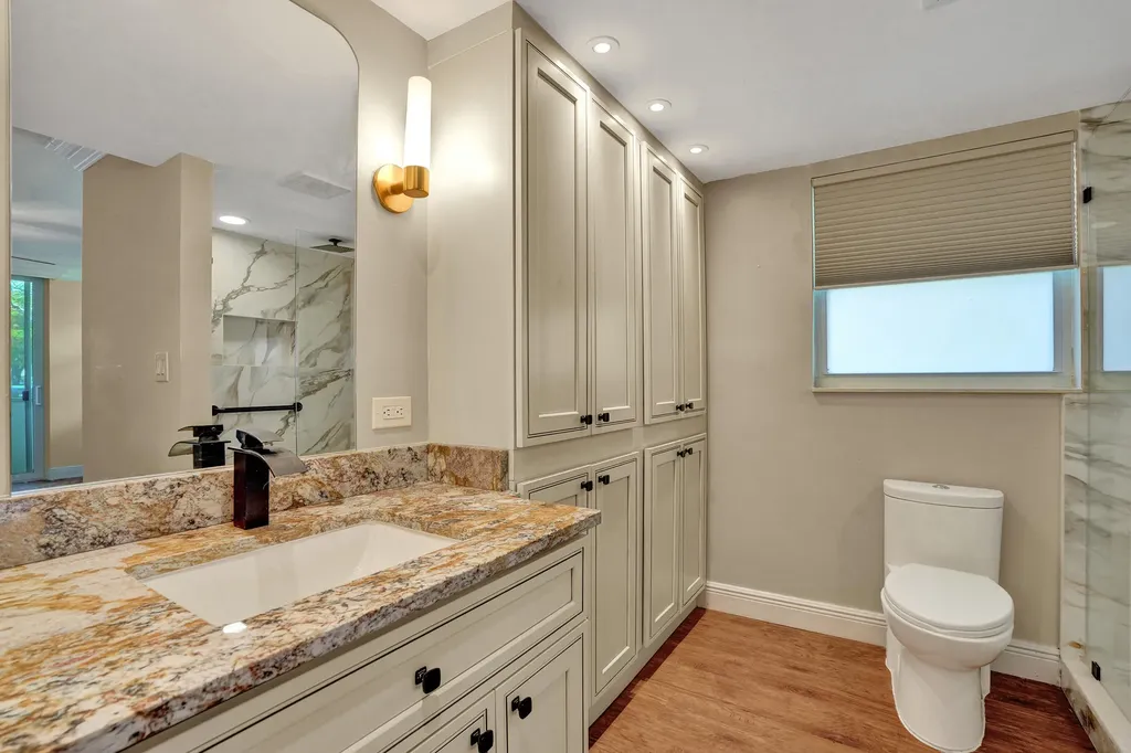 3621 Oaks Clubhouse Drive Pompano Beach FL 33069