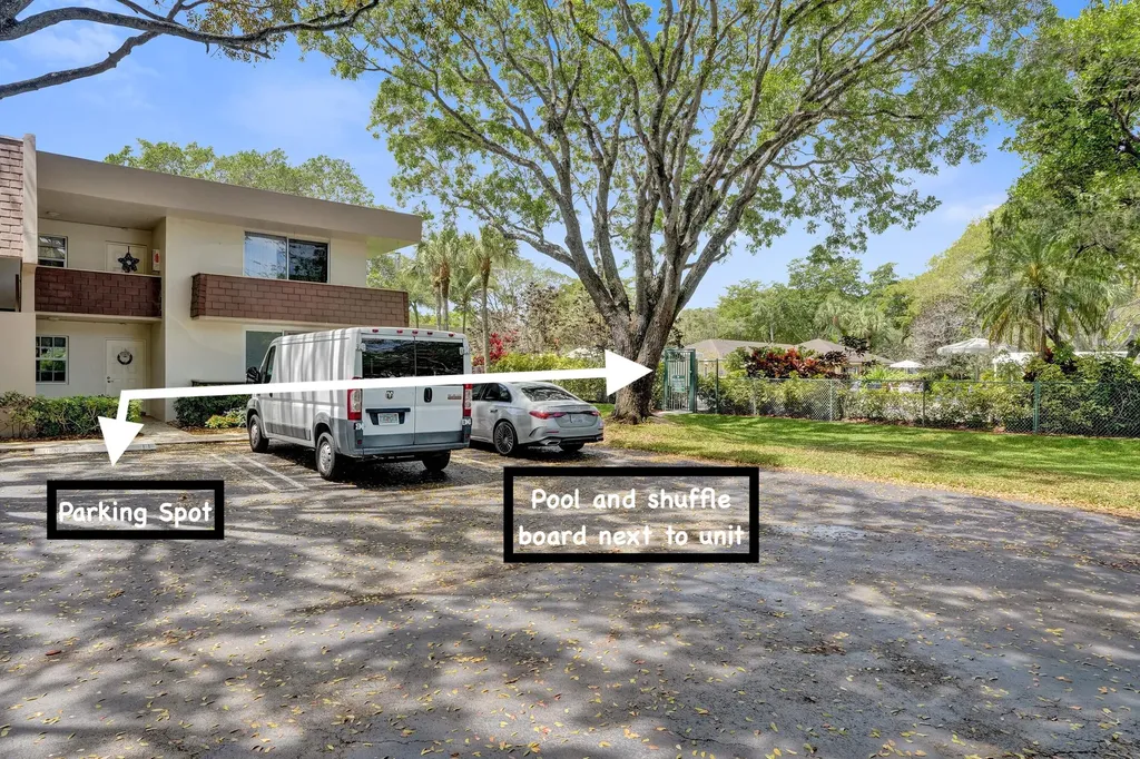 3621 Oaks Clubhouse Drive Pompano Beach FL 33069