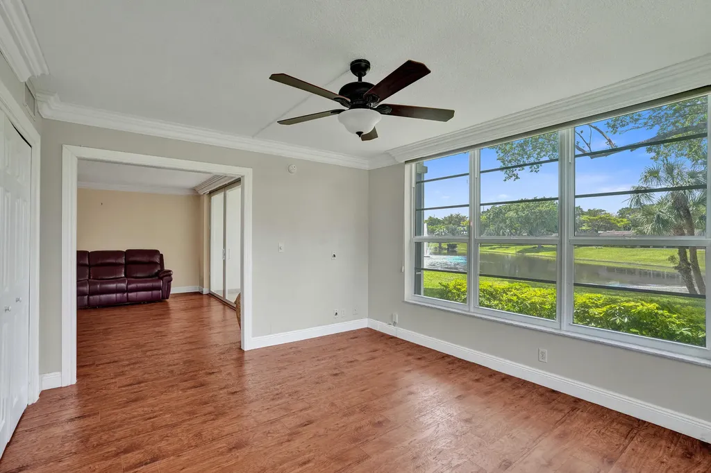 3621 Oaks Clubhouse Drive Pompano Beach FL 33069