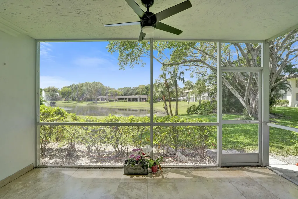3621 Oaks Clubhouse Drive Pompano Beach FL 33069