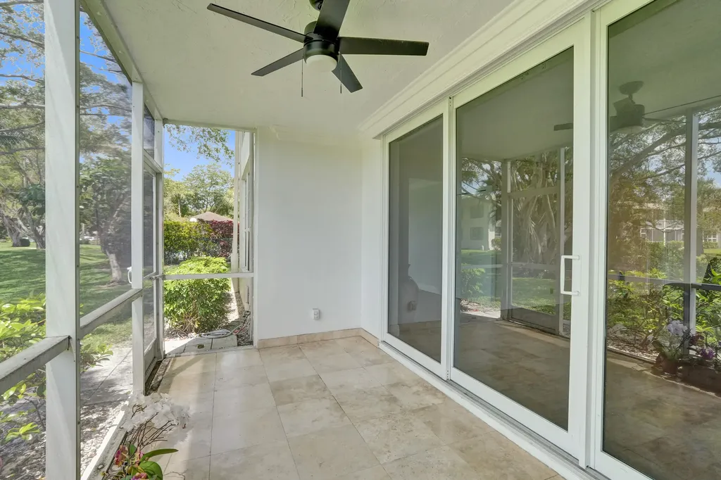 3621 Oaks Clubhouse Drive Pompano Beach FL 33069