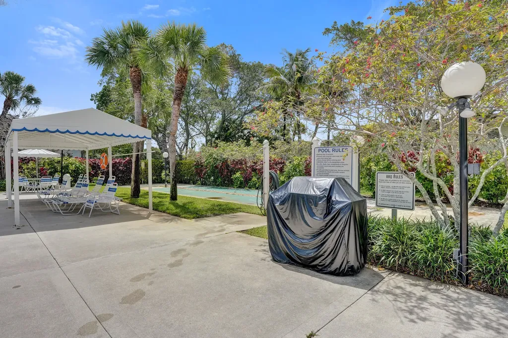 3621 Oaks Clubhouse Drive Pompano Beach FL 33069