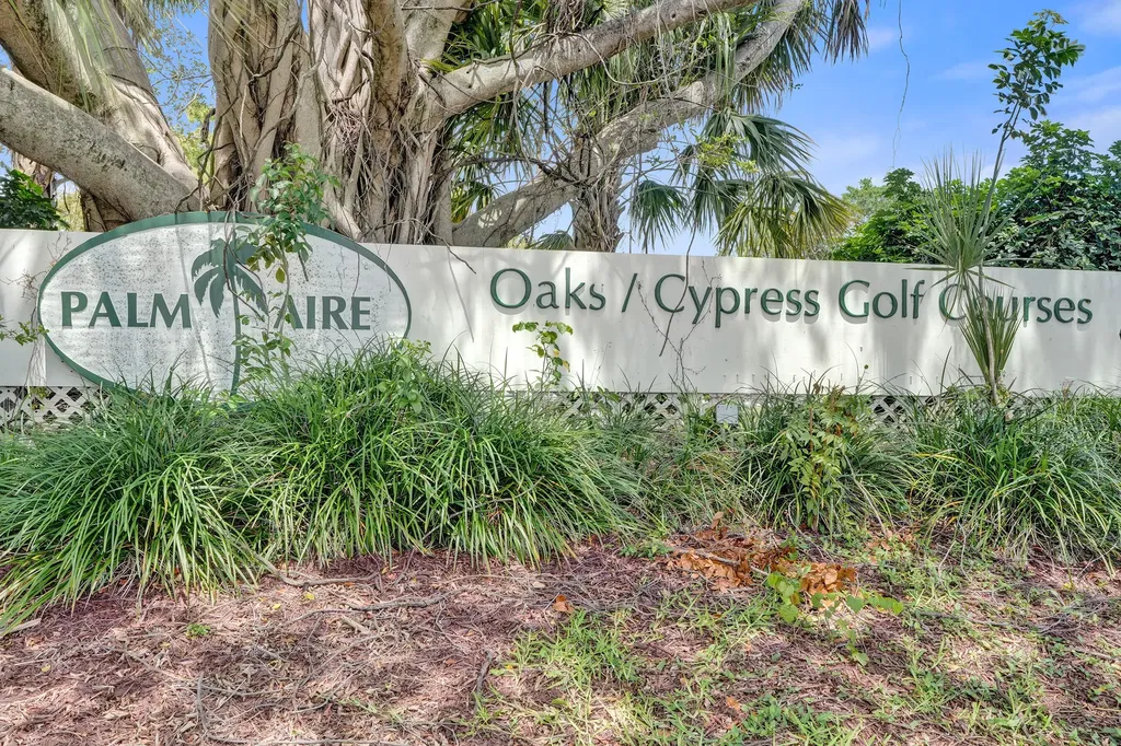 3621 Oaks Clubhouse Drive Pompano Beach FL 33069