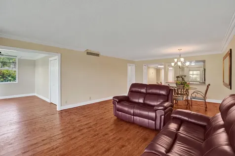 3621 Oaks Clubhouse Drive Pompano Beach FL 33069