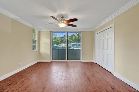 3621 Oaks Clubhouse Drive Pompano Beach FL 33069