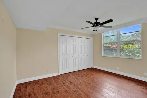 3621 Oaks Clubhouse Drive Pompano Beach FL 33069