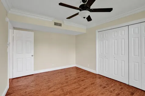 3621 Oaks Clubhouse Drive Pompano Beach FL 33069