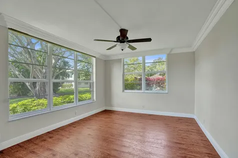 3621 Oaks Clubhouse Drive Pompano Beach FL 33069