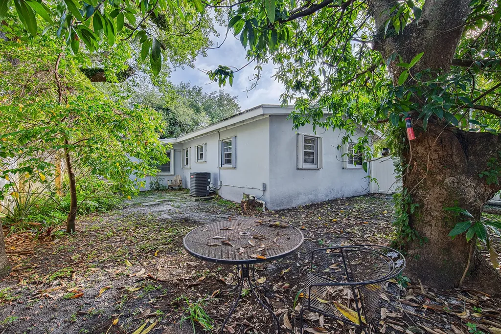 1425 SW 19th Avenue Fort Lauderdale FL 33312