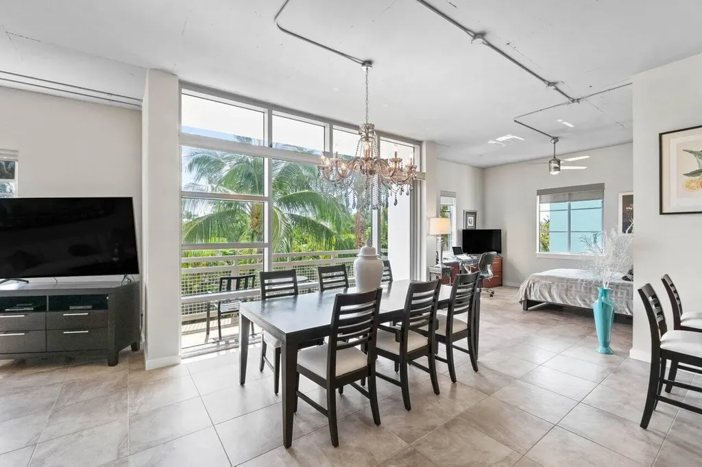 335 SE 6th Avenue Delray Beach FL 33483