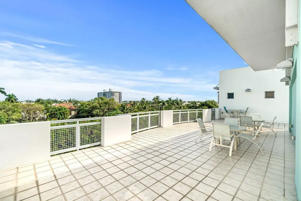 335 SE 6th Avenue Delray Beach FL 33483