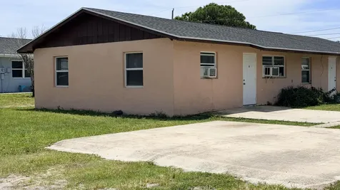 1225 Ave K Fort Pierce FL 34950