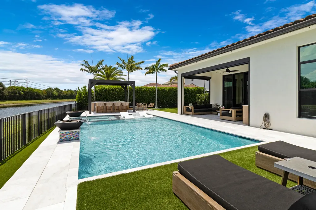 8979 Grand Prix Lane Boynton Beach FL 33472