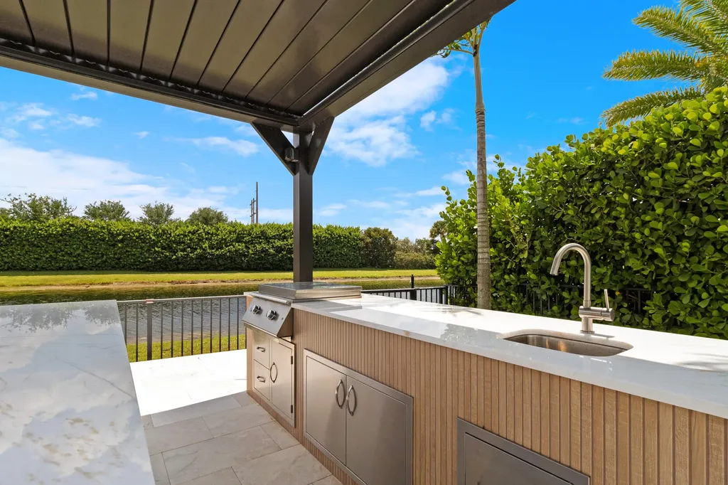 8979 Grand Prix Lane Boynton Beach FL 33472
