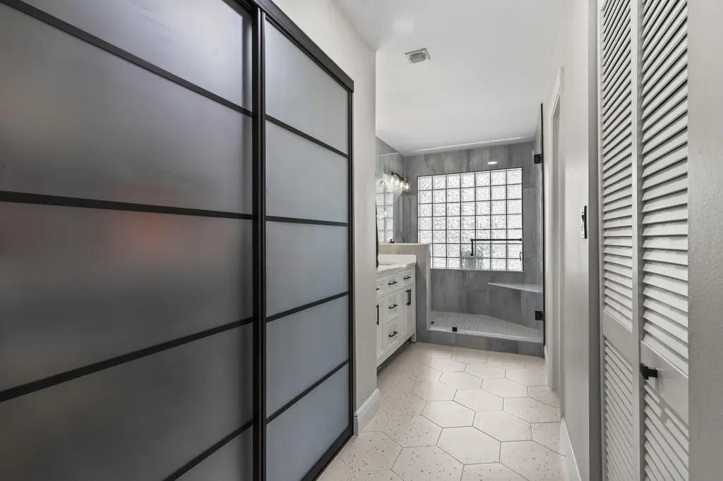 2030 Discovery Circle E Deerfield Beach FL 33442