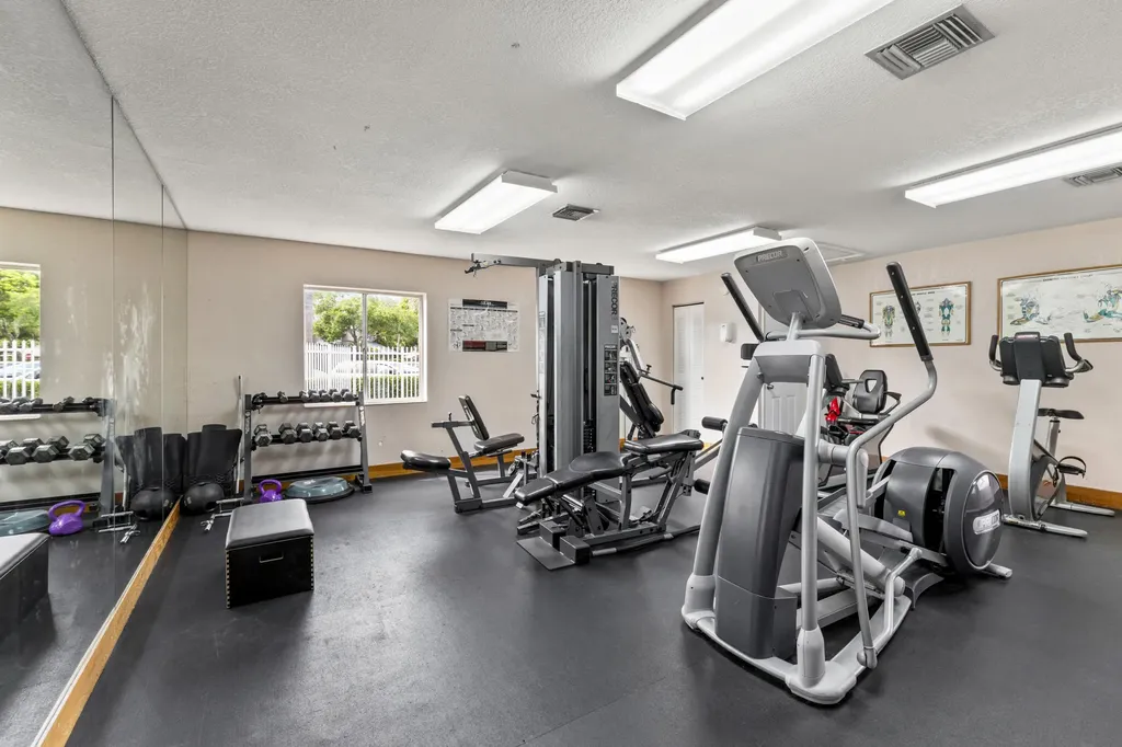 2030 Discovery Circle E Deerfield Beach FL 33442