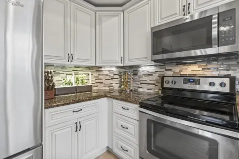 2030 Discovery Circle E Deerfield Beach FL 33442