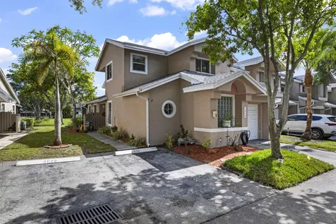 2030 Discovery Circle E Deerfield Beach FL 33442