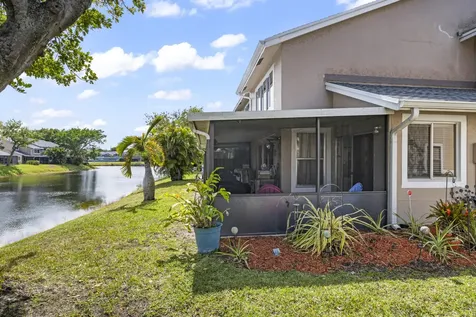 2030 Discovery Circle E Deerfield Beach FL 33442