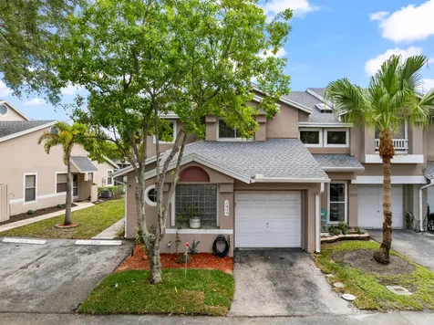 2030 Discovery Circle E Deerfield Beach FL 33442