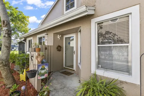 2030 Discovery Circle E Deerfield Beach FL 33442