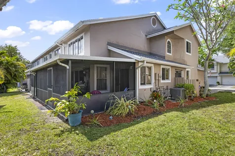 2030 Discovery Circle E Deerfield Beach FL 33442