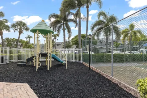 2030 Discovery Circle E Deerfield Beach FL 33442