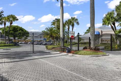 2030 Discovery Circle E Deerfield Beach FL 33442