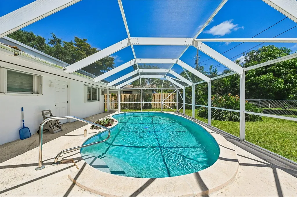 804 SE 16th Court Deerfield Beach FL 33441