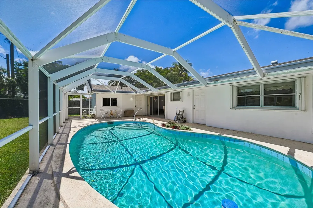 804 SE 16th Court Deerfield Beach FL 33441
