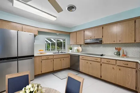 804 SE 16th Court Deerfield Beach FL 33441