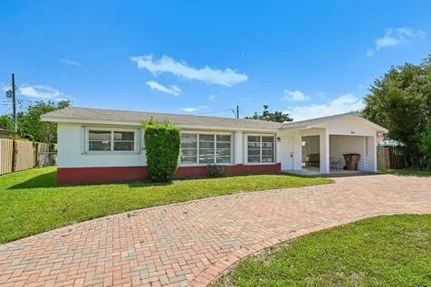 804 SE 16th Court Deerfield Beach FL 33441