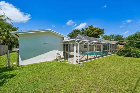 804 SE 16th Court Deerfield Beach FL 33441