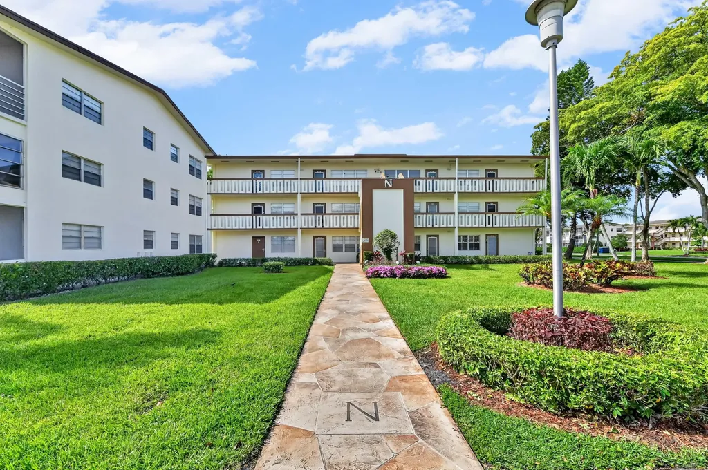 559 Mansfield Boca Raton FL 33434