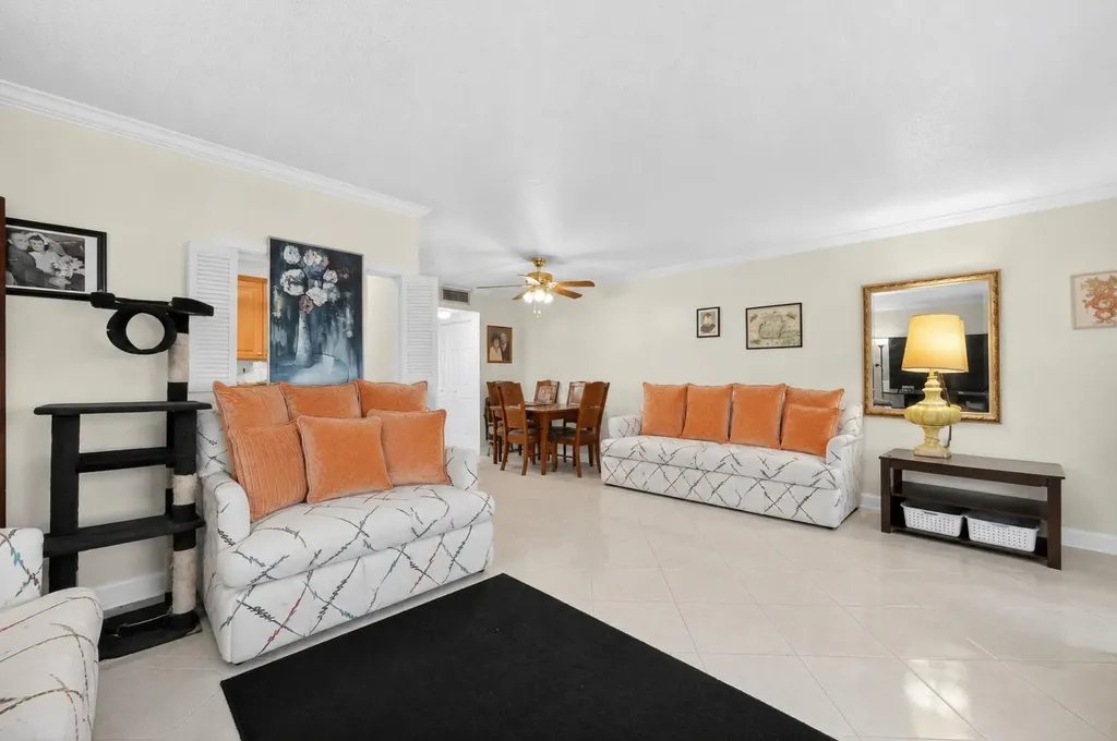 559 Mansfield Boca Raton FL 33434